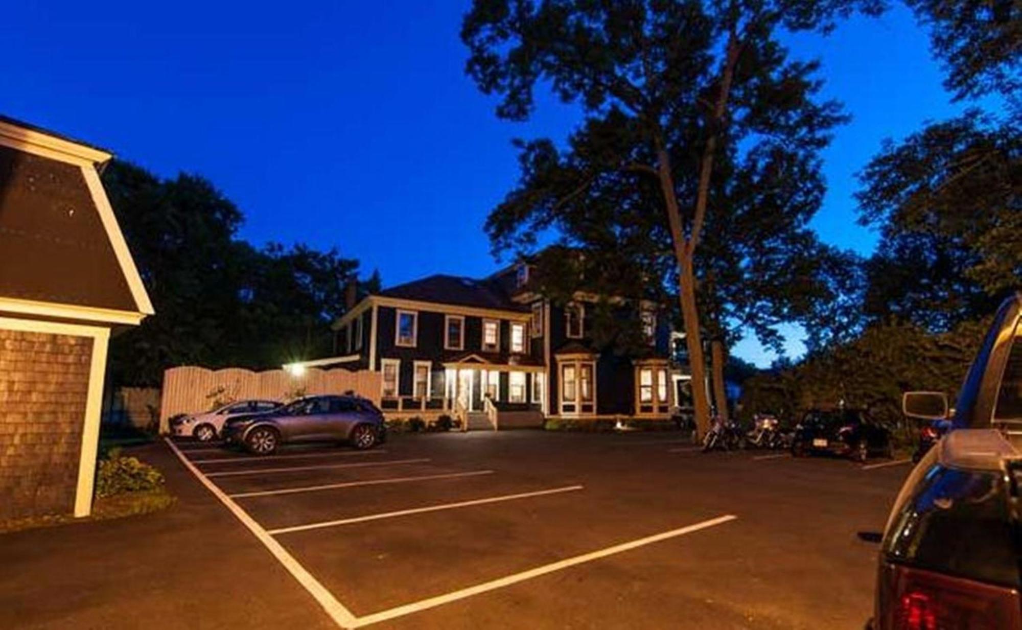 Carriage House Inn Fredericton Dış mekan fotoğraf
