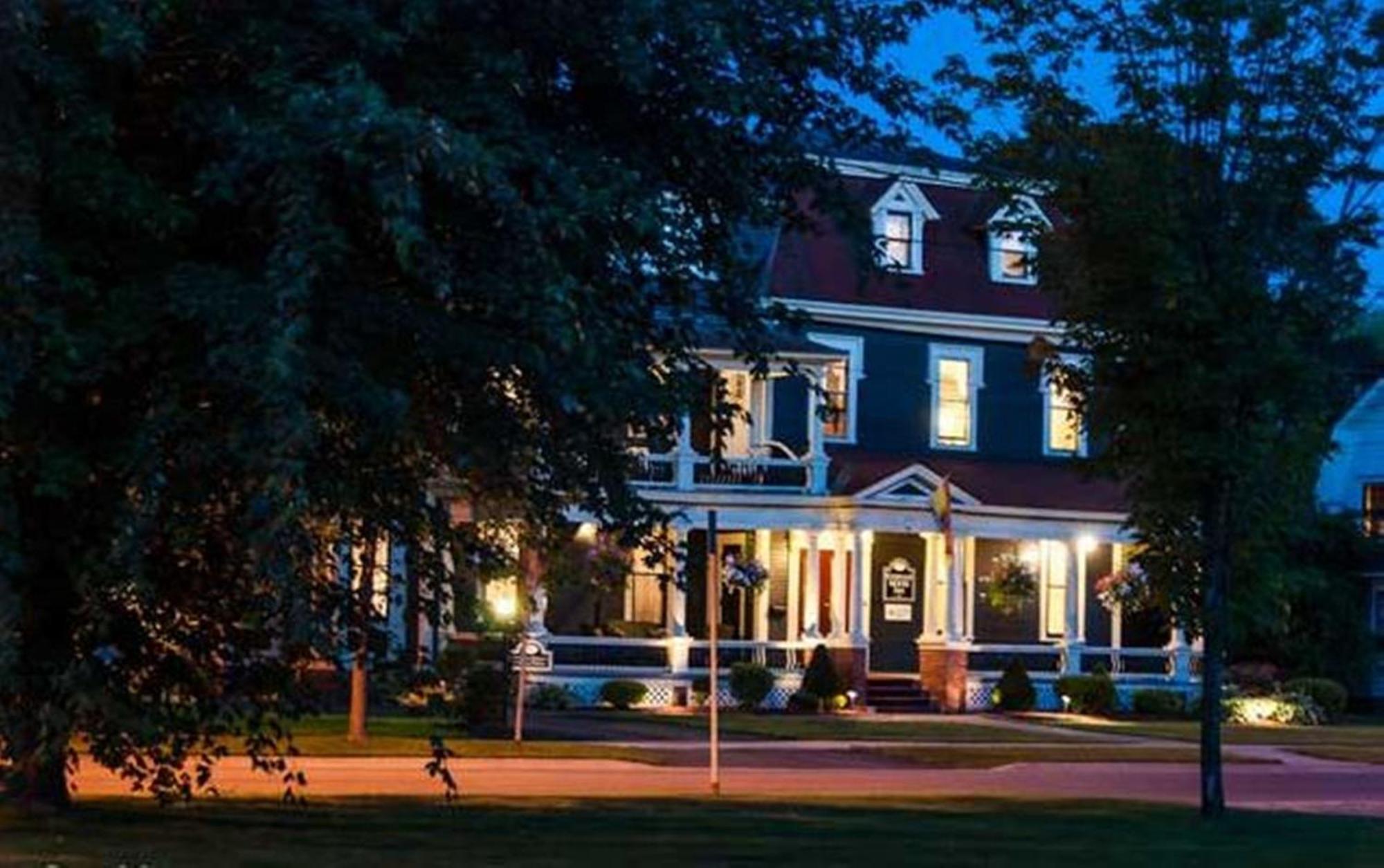 Carriage House Inn Fredericton Dış mekan fotoğraf